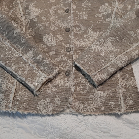 Chico's Women's Jacket Brocade Fuax Fur Fringe - Picture 13 of 15